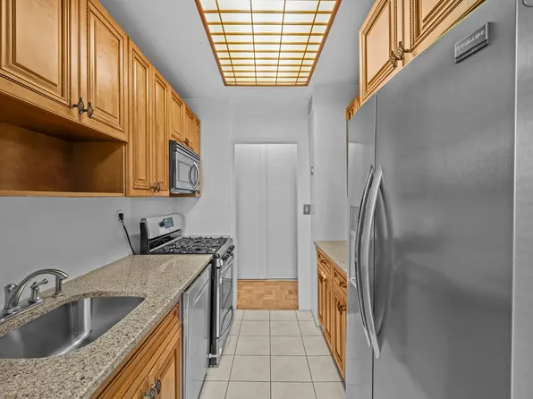 2400 Johnson Avenue image 8 of 24