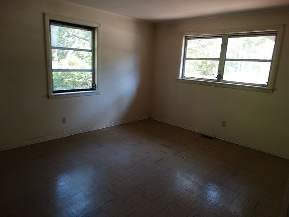 5th image of 115 Live Oak Dr