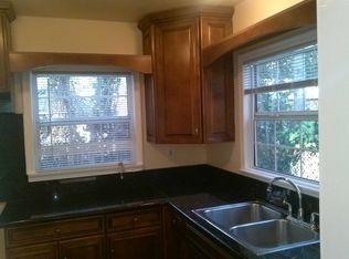 1716 N Summit Ave, Pasadena, CA 91103