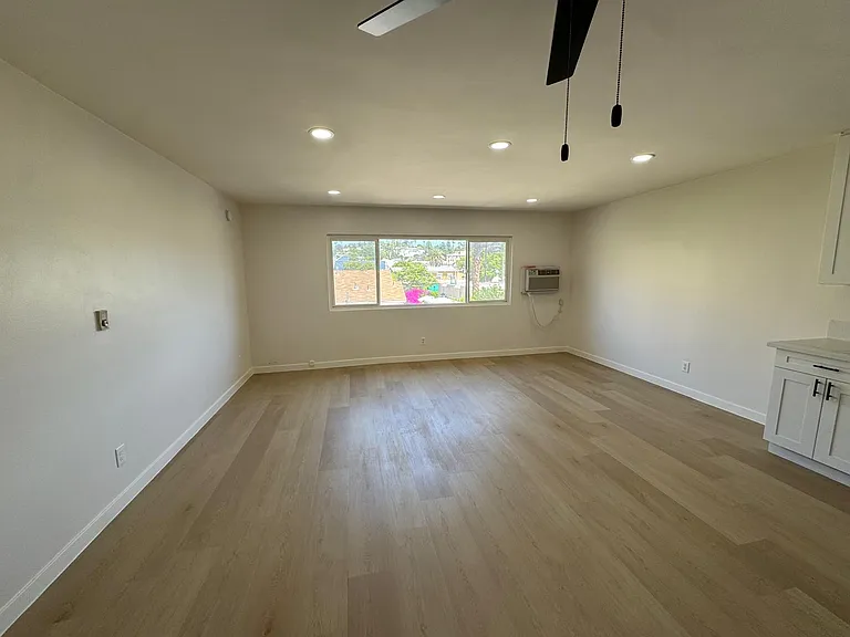 4315 Burns Ave #112 — Photo 2
