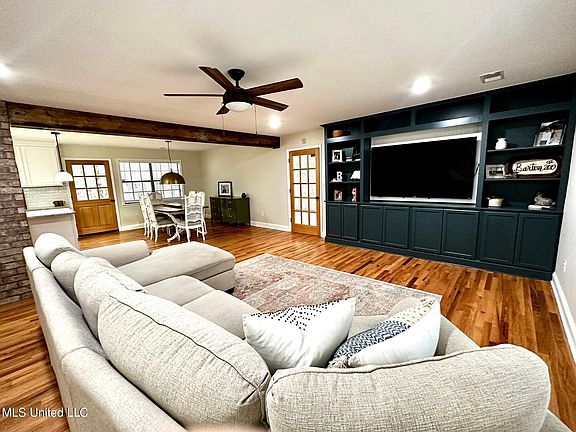 5th image of 4641 Jonathan Dr