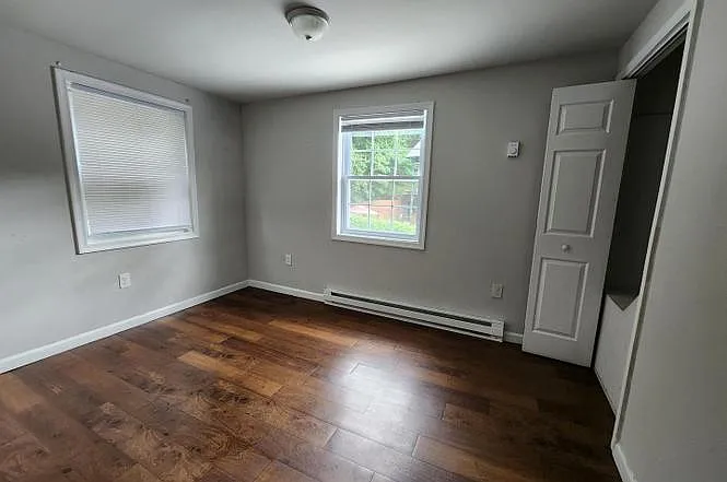 652 Baker St — Photo 8