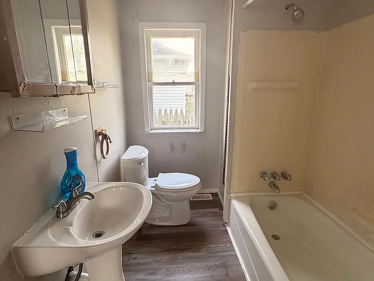119 Whiting Ave — Photo 15