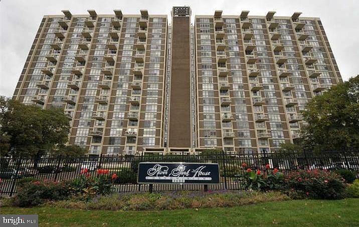 1st image of 3600 Conshohocken Ave APT 804