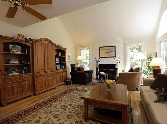 5th image of 3103 Victoria Dr