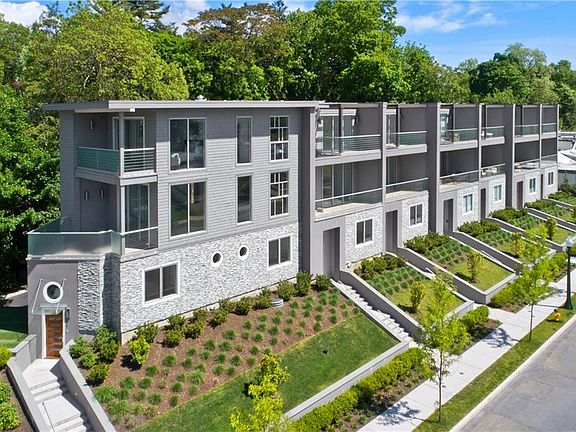 3rd image of 105 Delancey Ave #2A