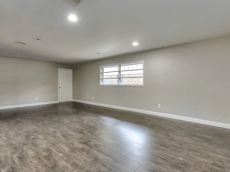 9006 Dunlap St — Photo 18