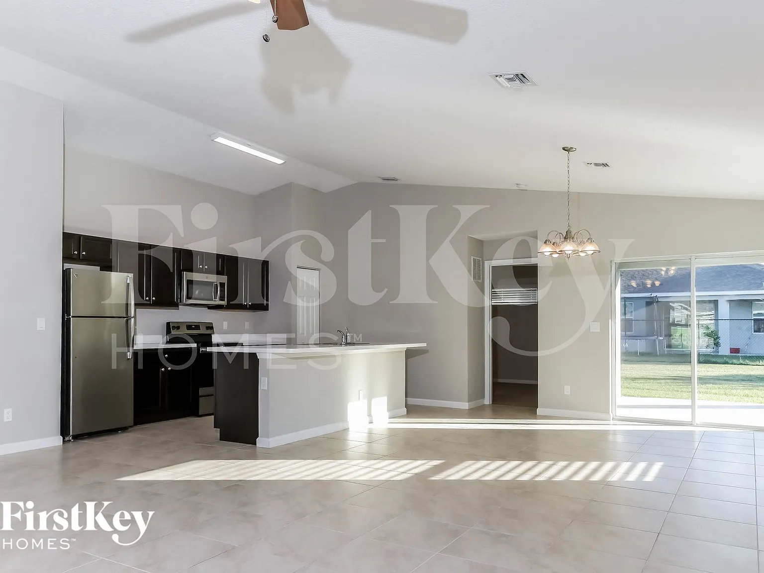 3 bed, 2.0 bath, 1597 sqft, $2,485 — Photo 4
