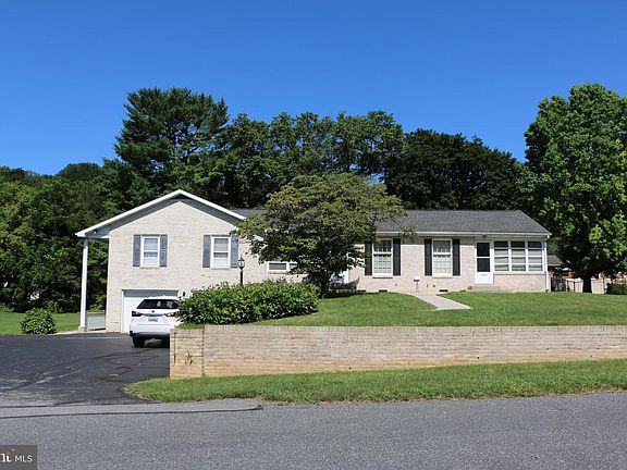 3rd image of 12150 Bayer Dr