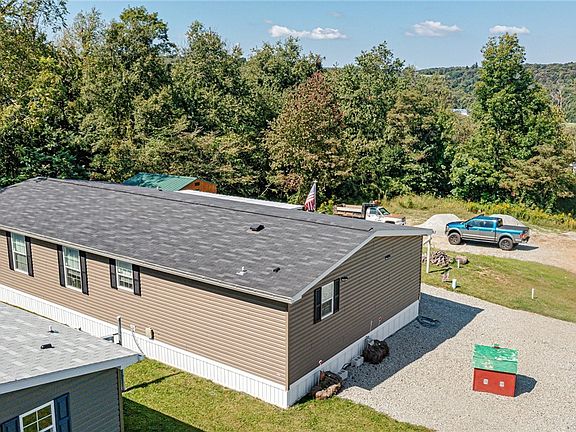 2nd image of 104 Highview Ln