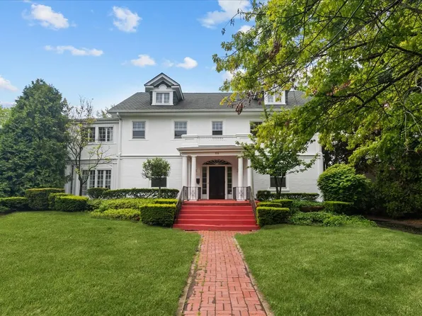 336 Leicester Rd, Kenilworth, IL 60043