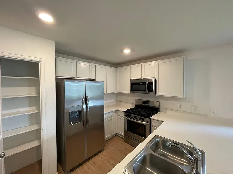 18727 Mercer Falls Dr — Photo 4