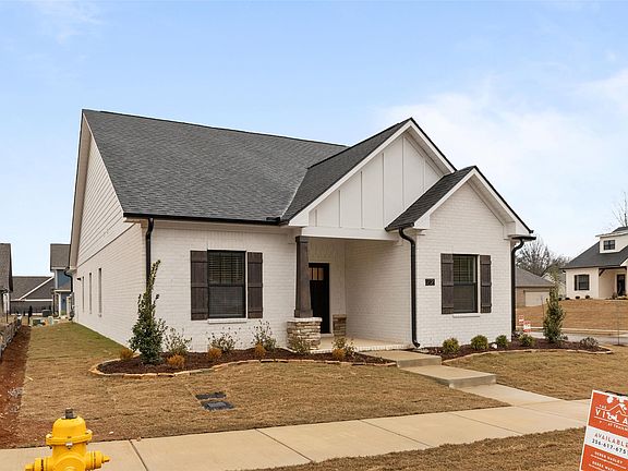 2nd image of 2121 Kanteen St