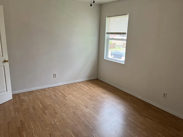 401 N Bottom St — Photo 9
