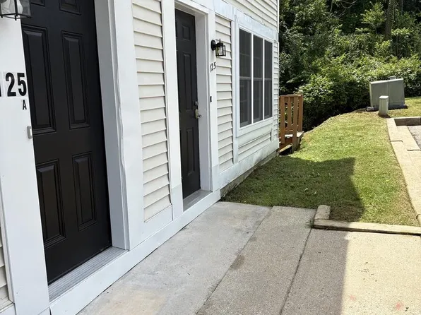 125 Emery Ct, Newark, DE 19711