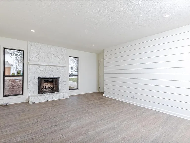 1601 Walker St SE #B — Photo 4