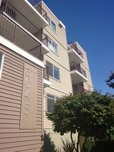3045 20th Ave W APT 406, Seattle, WA, 98199
