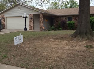 2704 S 43rd St, Springdale, AR 72762