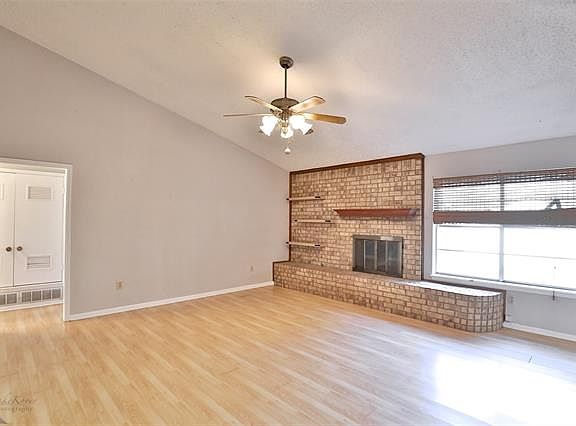 2nd image of 2302 Kerry Ln