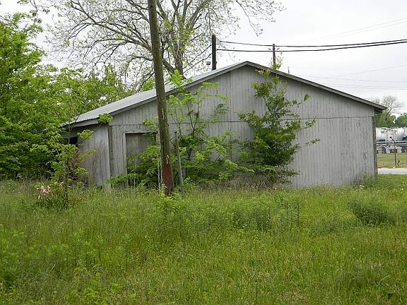 Another view of pole barn