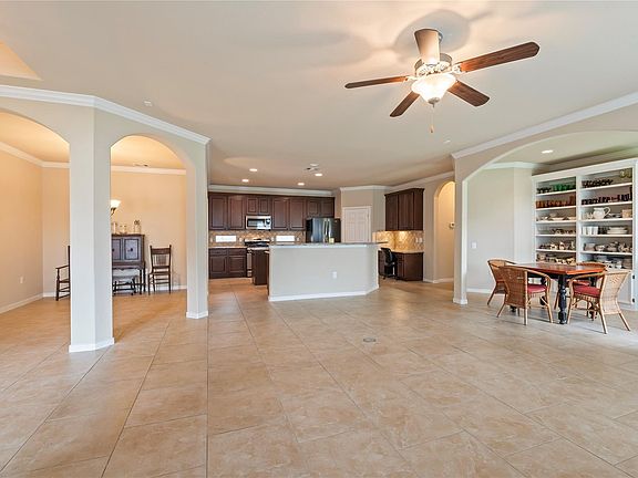 4th image of 1201 N Riviera Cir