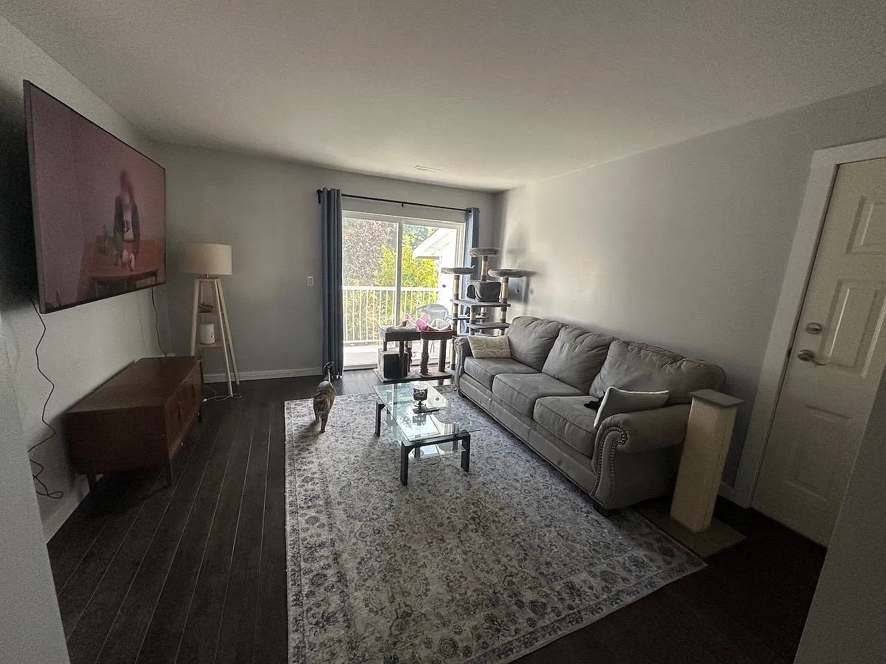 2 bed, 967 sqft, $2,000 — Photo 2