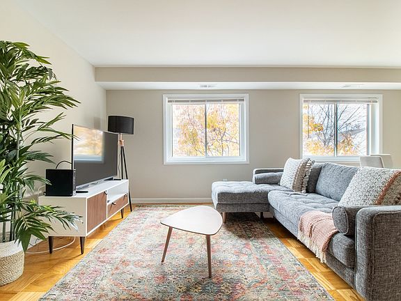 4th image of 413 E Bellefonte Ave #D1