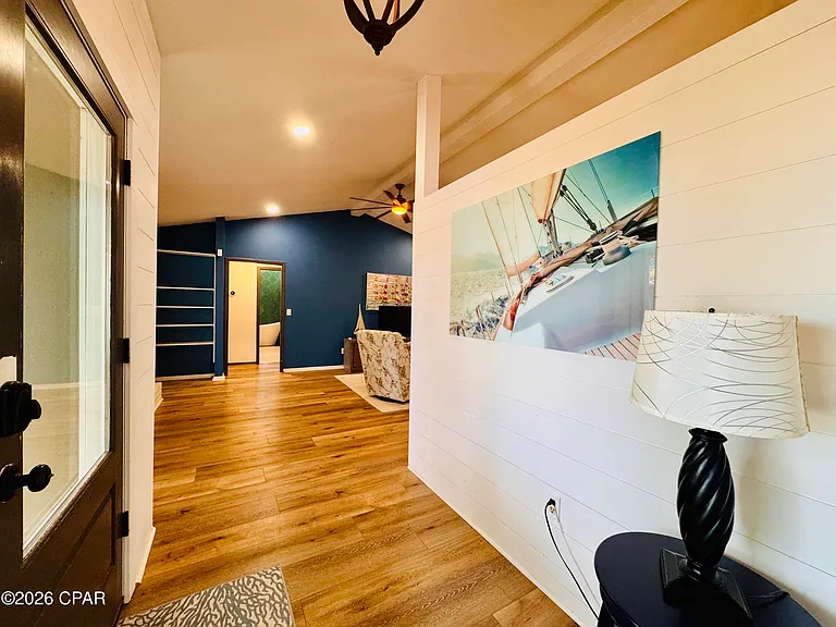 916 Cobia Dr — Photo 4