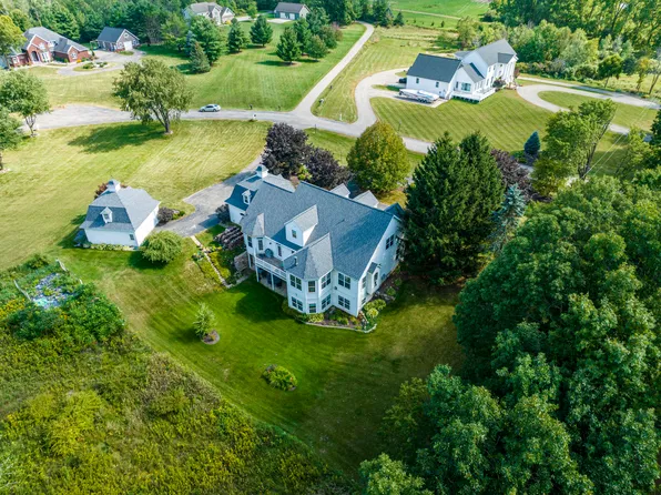 8850 Vincent Ave SE, Alto, MI 49302