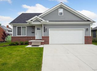 1759 2nd St, Wyandotte, MI 48192