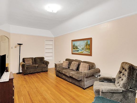 4th image of 84-09 Doran Ave