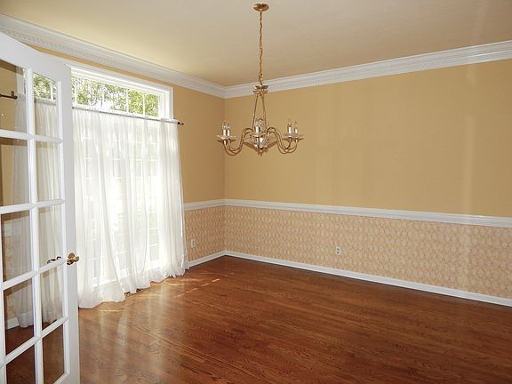 3rd image of 405 Savannah Trace Dr