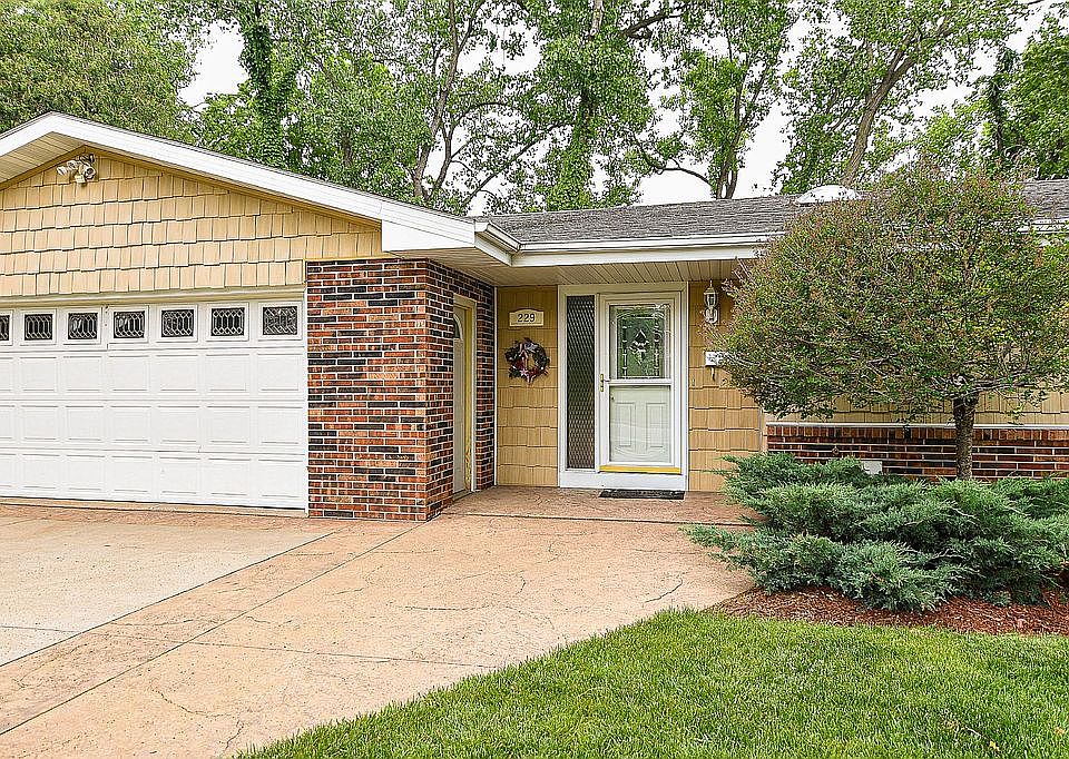 2nd image of 229 Southgate Dr