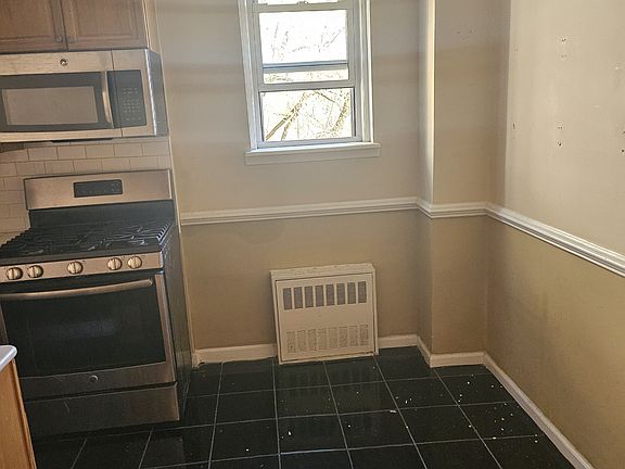 4th image of 44-30 Douglaston Pkwy #11-5D