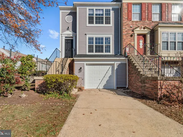 20876 Sandstone Sq, Sterling, VA 20165