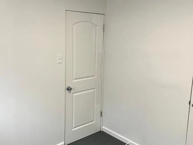2476 Virginia St — Photo 10