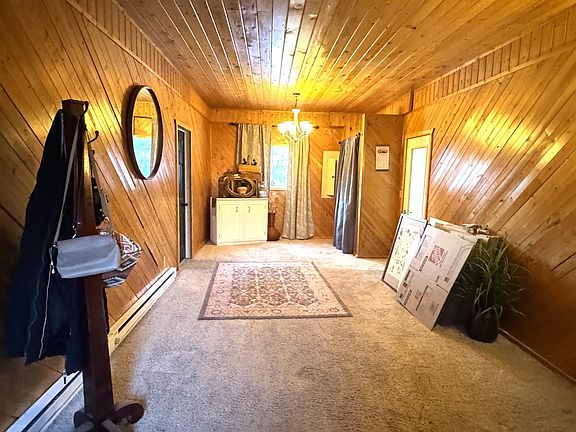 4th image of 425 State St NE