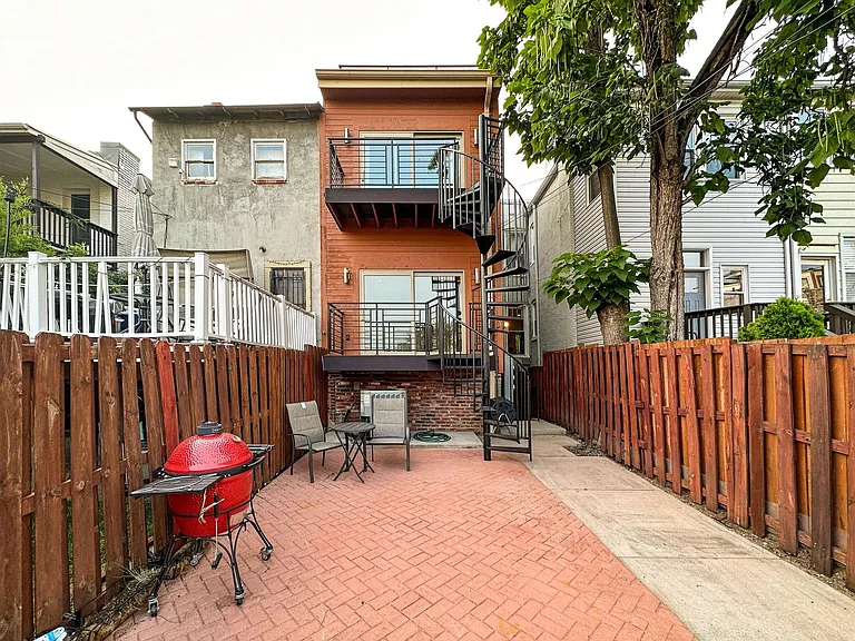 122 Bryant St NW #1 — Photo 30