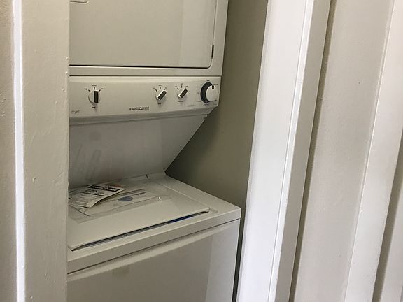 3rd image of 1006 E 1st St