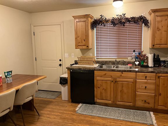 5th image of 446 W 6 S APT 207