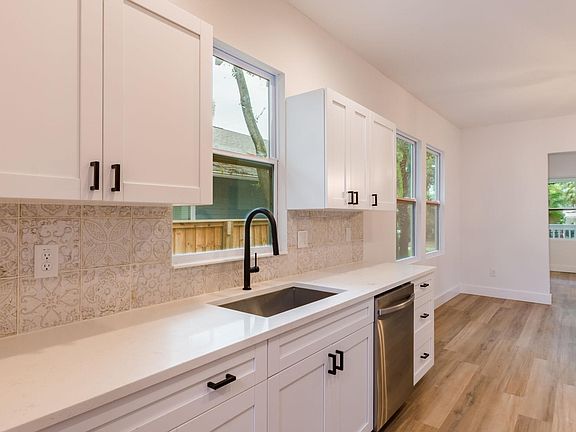 3rd image of 210 W Hilda St #1