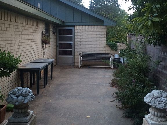 4th image of 1309 Olive Ave
