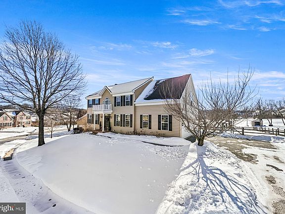 2nd image of 38 Wick Dr