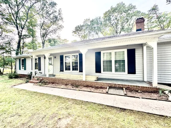 570 Seay Rd, Manakin Sabot, VA 23103