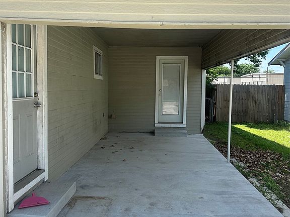 4th image of 1711 Redwood Dr