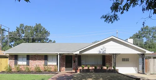 6900 Cloverdale Dr Photo 1