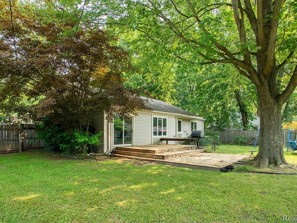 26085 Superior Rd, photo 25
