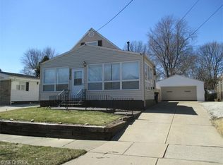 2960 Stockton Ave, Akron, OH 44314