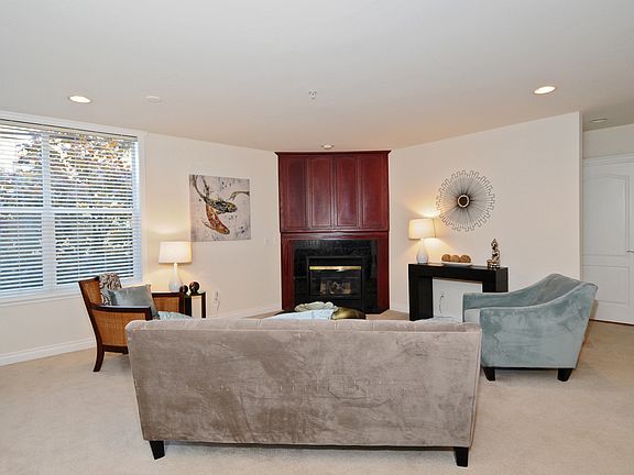 4th image of 717 E Denny Way Unit 2C