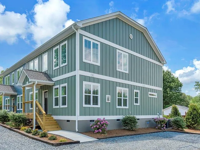 181 Circle Dr W — Photo 3